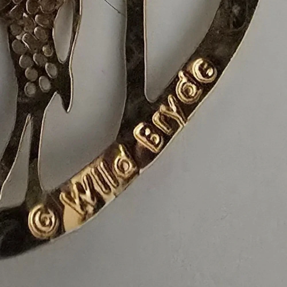 Wild Bryde Giraffe Family Safari Gold Tone Hammered Openwork Brooch Pin‎